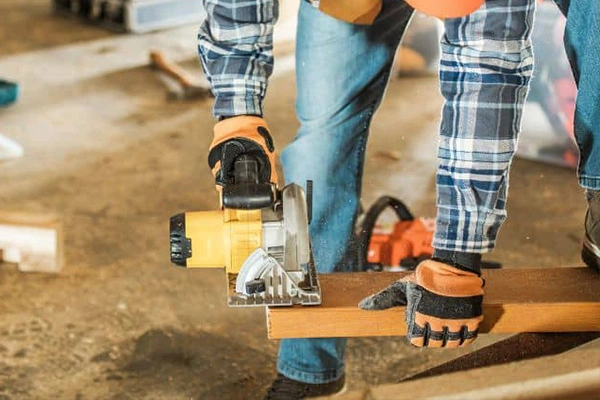 Errores Frecuentes al Usar Herramientas Manuales